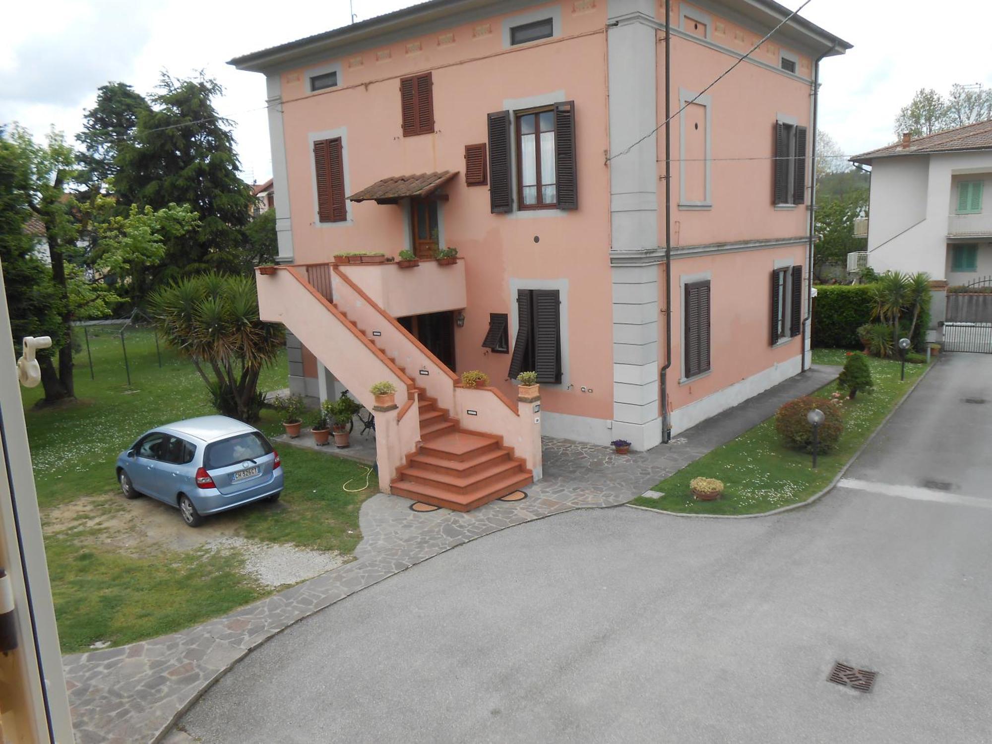 Casa Vacanze Orsi ลุคคา ภายนอก รูปภาพ