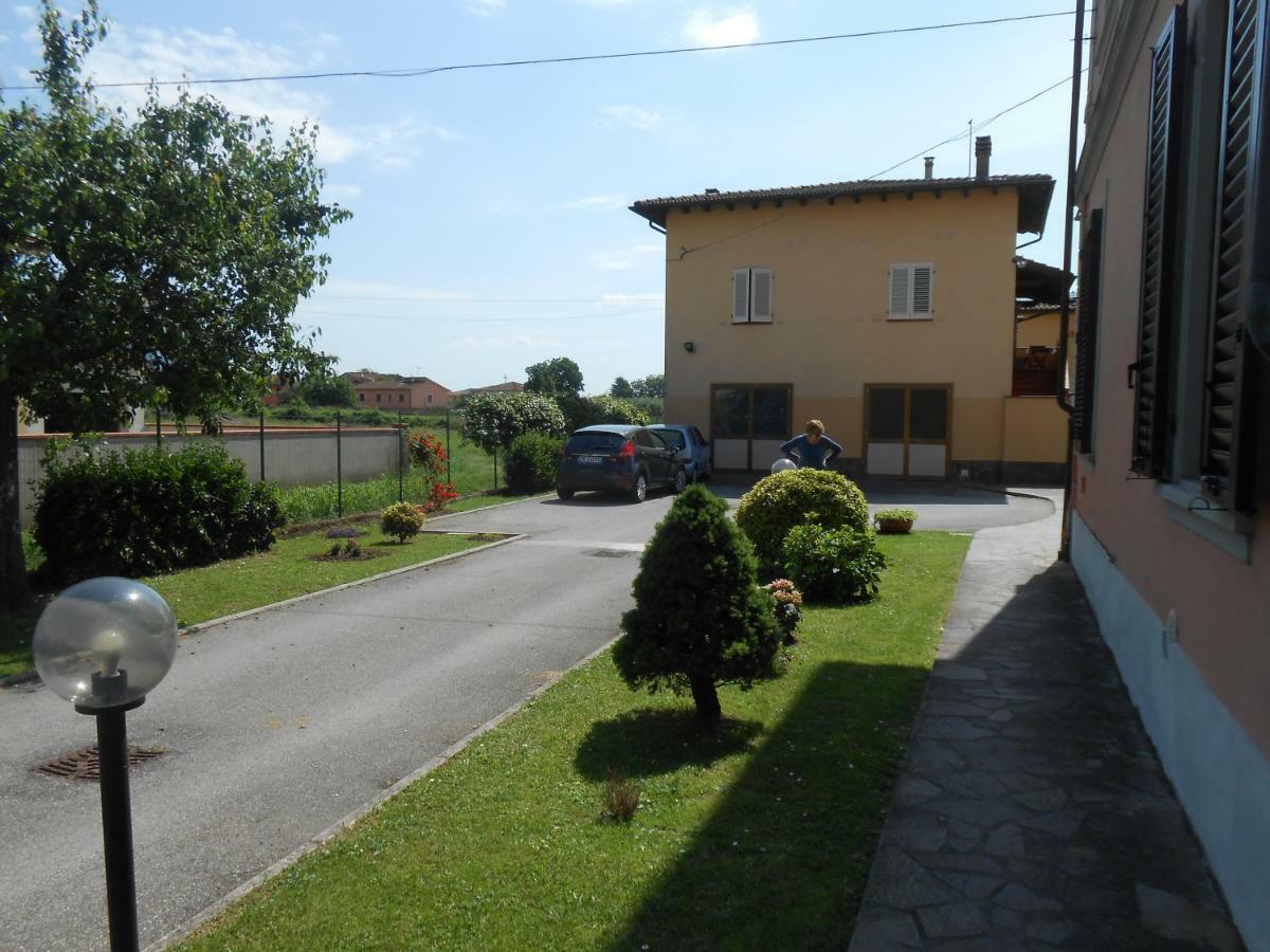 Casa Vacanze Orsi ลุคคา ภายนอก รูปภาพ