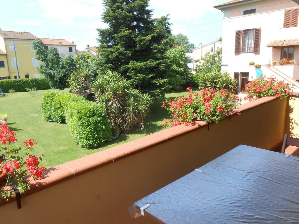 Casa Vacanze Orsi ลุคคา ภายนอก รูปภาพ