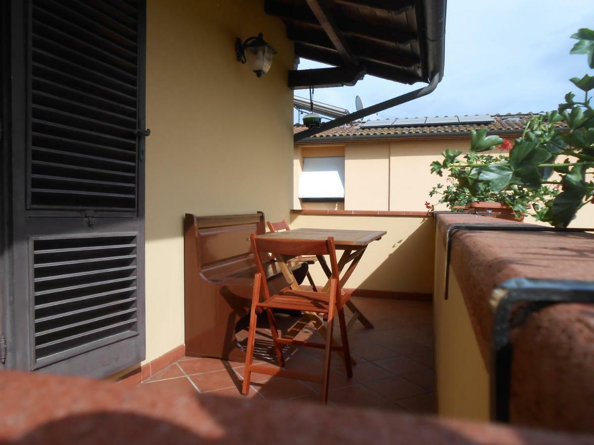 Casa Vacanze Orsi ลุคคา ภายนอก รูปภาพ