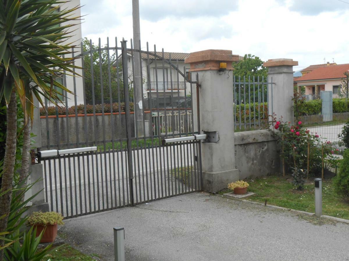 Casa Vacanze Orsi ลุคคา ภายนอก รูปภาพ