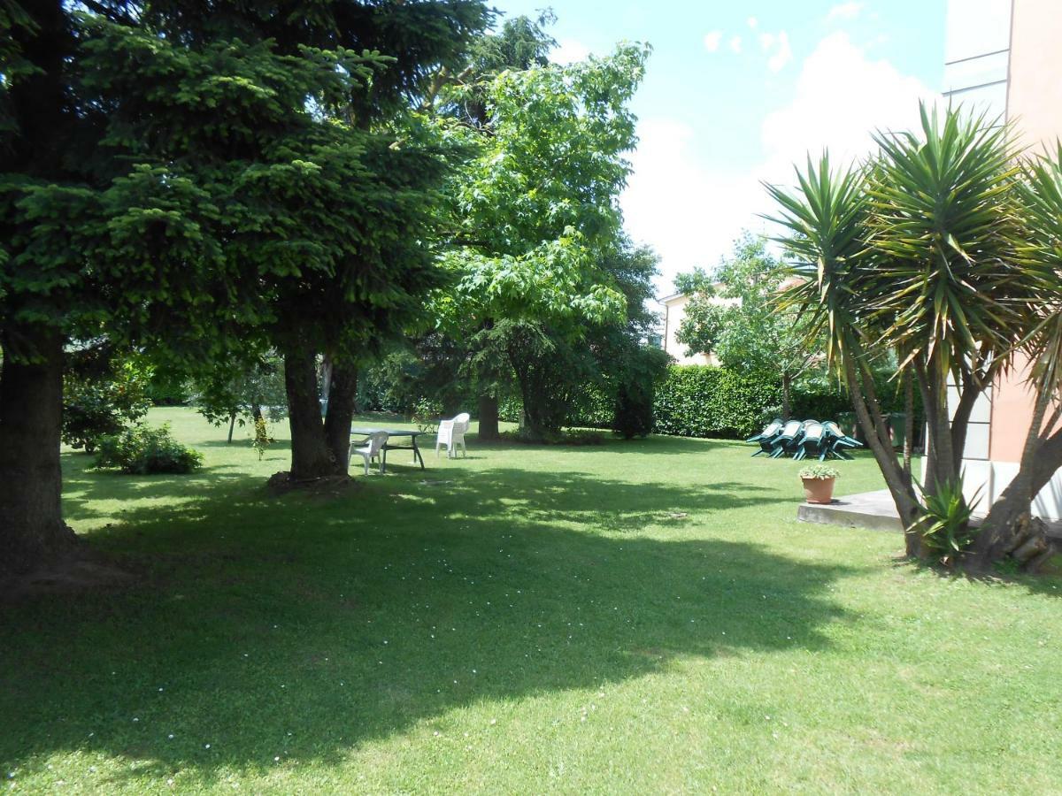Casa Vacanze Orsi ลุคคา ภายนอก รูปภาพ