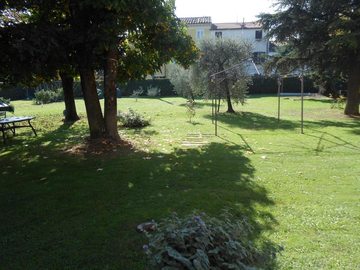 Casa Vacanze Orsi ลุคคา ภายนอก รูปภาพ