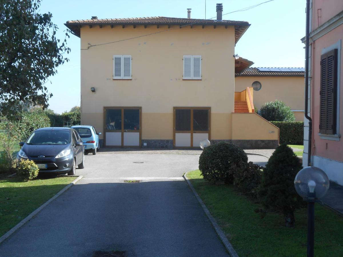 Casa Vacanze Orsi ลุคคา ภายนอก รูปภาพ